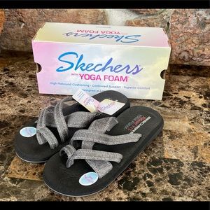 Skechers Women's Cali Relaxed Fit Yoga sandals
